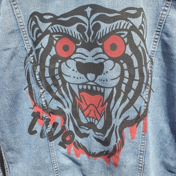 Levi's jean jacket with screen printed back. - Picture 2 of 4